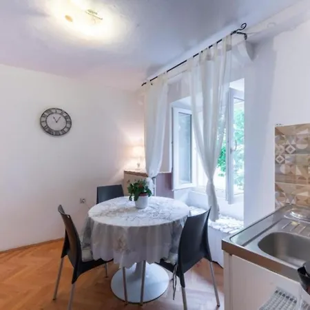 Apartment 5242-1 For 2 Pers In