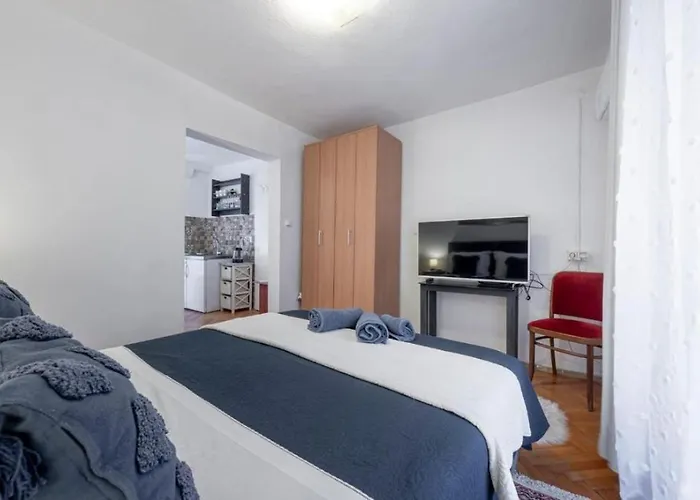 Apartment 5242-1 For 2 Pers In Dubrovnik